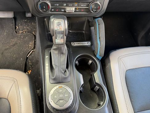 Used 2022 Ford Bronco Wildtrak image 25