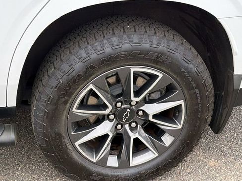 Used 2021 Chevrolet Tahoe Z71 w/ Luxury Package image 9