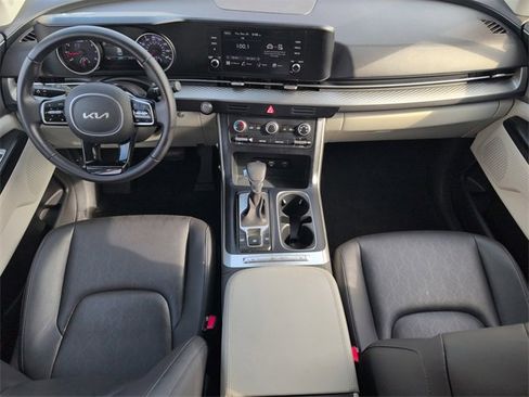 Used 2023 Kia Carnival LX image 25