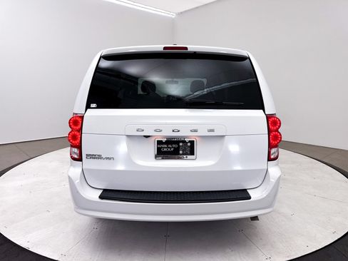Used 2017 Dodge Grand Caravan SE FWD image 12