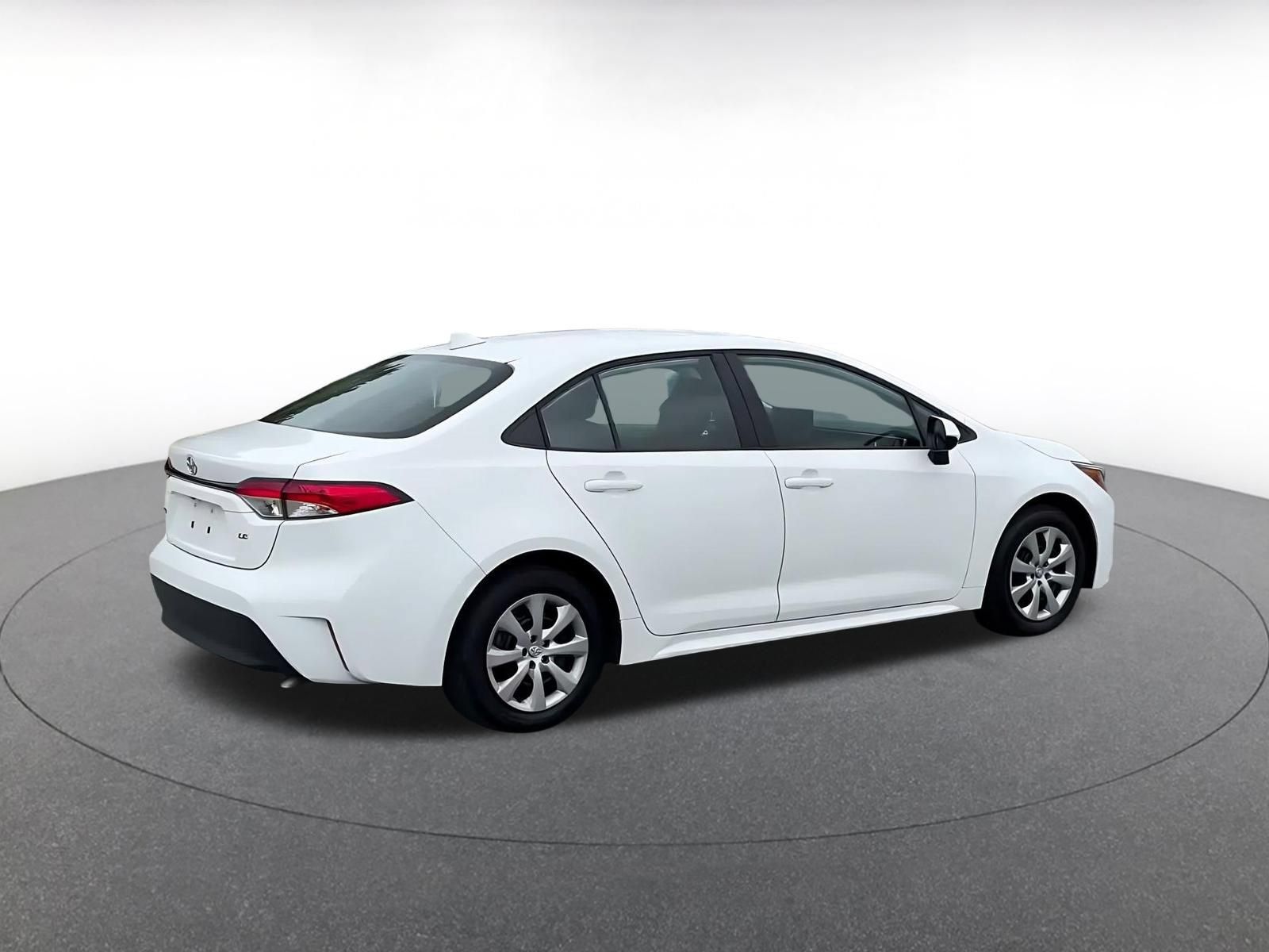 Used 2025 Toyota Corolla LE FWD image 13