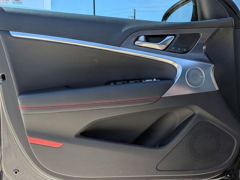 Used 2025 Genesis G70 2.5T w/ Sport Prestige Package image 10