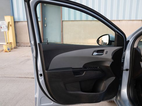 Used 2018 Chevrolet Sonic LT image 18