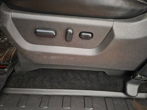 Used 2015 Ford F250 Lariat w/ Lariat Ultimate Package image 69