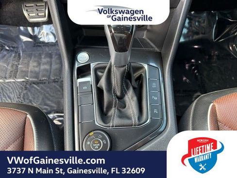 Certified 2024 Volkswagen Tiguan SEL R-Line AWD/4WD image 28