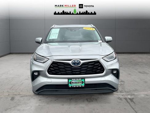 Certified 2024 Toyota Highlander XLE AWD/4WD image 8