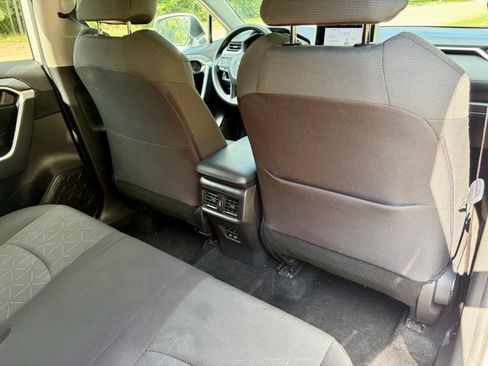 Used 2024 Toyota RAV4 XLE AWD/4WD image 19