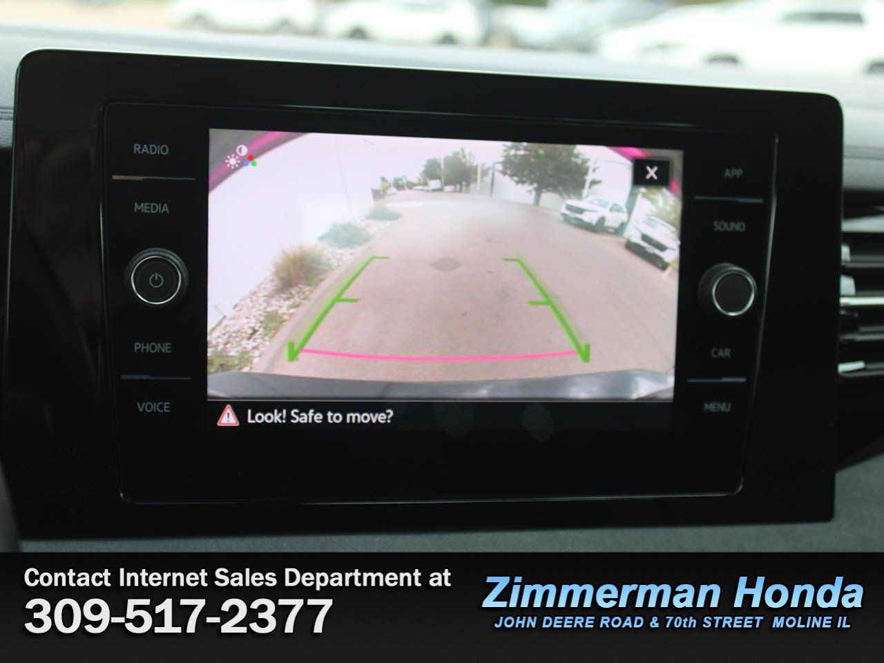 Used 2025 Volkswagen Jetta SE FWD image 22
