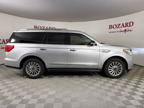 Used 2018 Lincoln Navigator Premiere RWD image 9