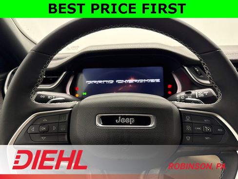 New 2025 Jeep Grand Cherokee Limited w/ Black Appearance Package image 26