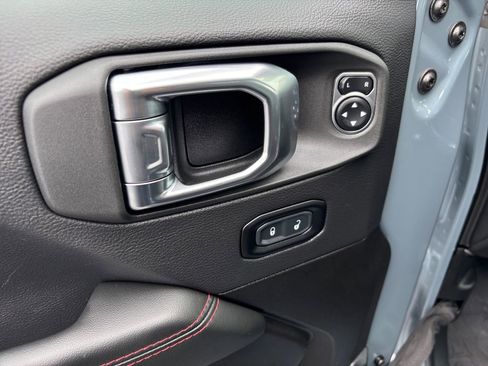 Used 2025 Jeep Wrangler Unlimited Rubicon AWD/4WD image 21