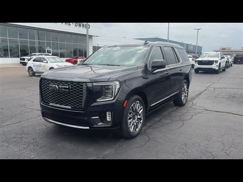 Used 2023 GMC Yukon Denali Ultimate AWD/4WD image 4