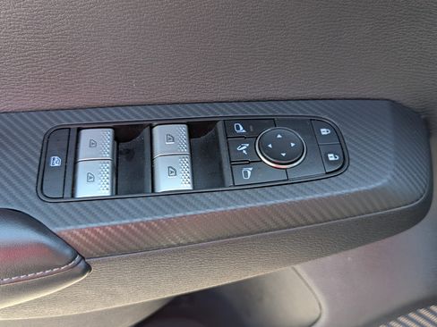 Used 2023 Mitsubishi Outlander SE image 19