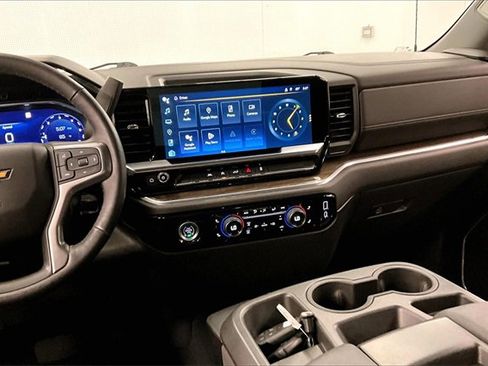 Used 2022 Chevrolet Silverado 1500 LT image 6