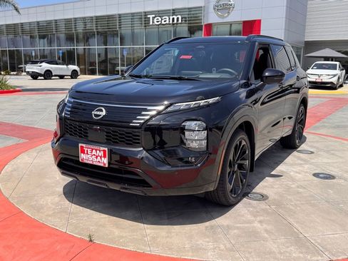 New 2026 Nissan Rogue Platinum AWD/4WD image 4