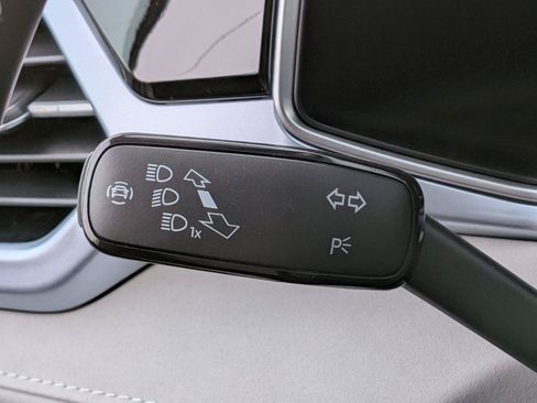 New 2026 Volkswagen Taos SE AWD/4WD image 23