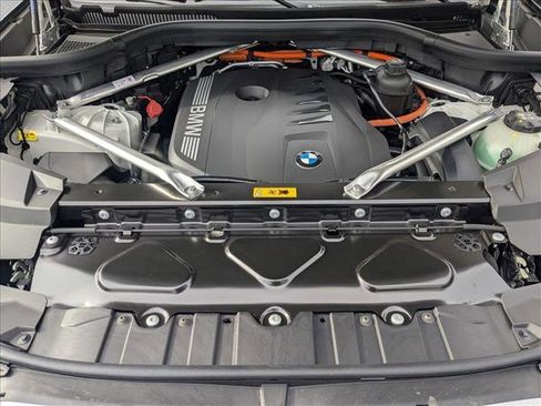 New 2026 BMW X5 xDrive50e image 17