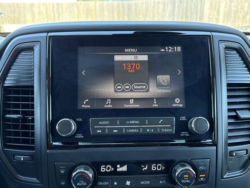 Used 2024 Nissan Titan SV w/ SV Convenience Package AWD/4WD image 21