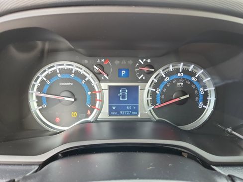 Used 2016 Toyota 4Runner Limited image 10