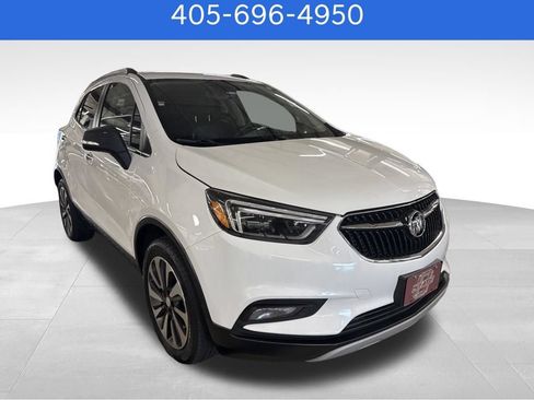 Used 2018 Buick Encore Essence AWD/4WD image 2