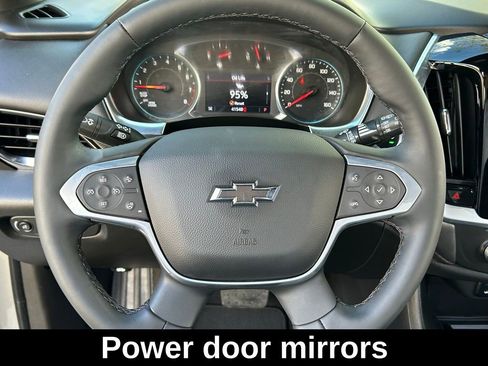 Used 2023 Chevrolet Traverse RS image 19