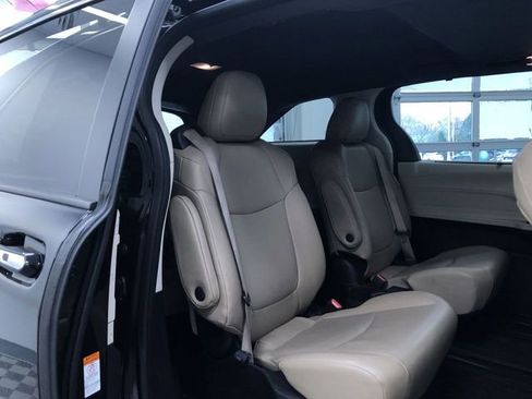 Used 2023 Toyota Sienna XLE image 20