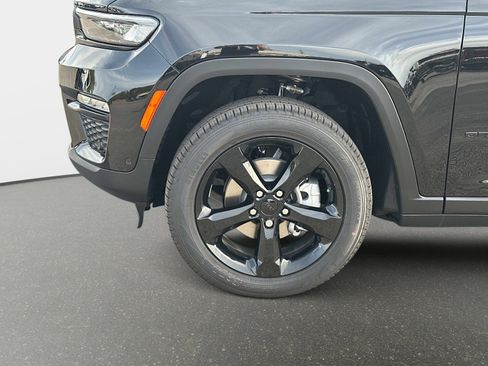 New 2025 Jeep Grand Cherokee Limited w/ Luxury Tech Group II AWD/4WD image 11