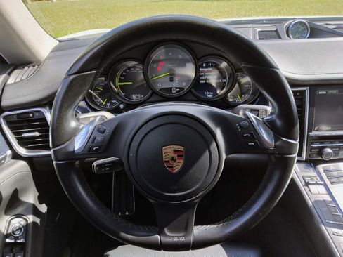 Used 2016 Porsche Panamera S RWD image 8