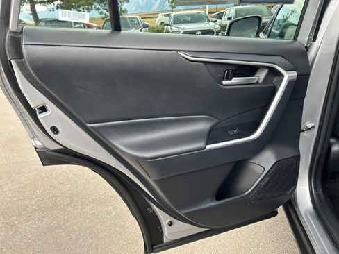 Used 2025 Toyota RAV4 XLE AWD/4WD image 18
