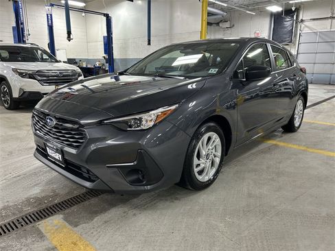 Certified 2025 Subaru Impreza 2.0i image 4