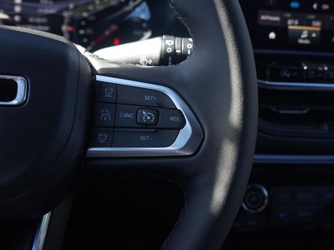 New 2026 Jeep Compass Limited image 18