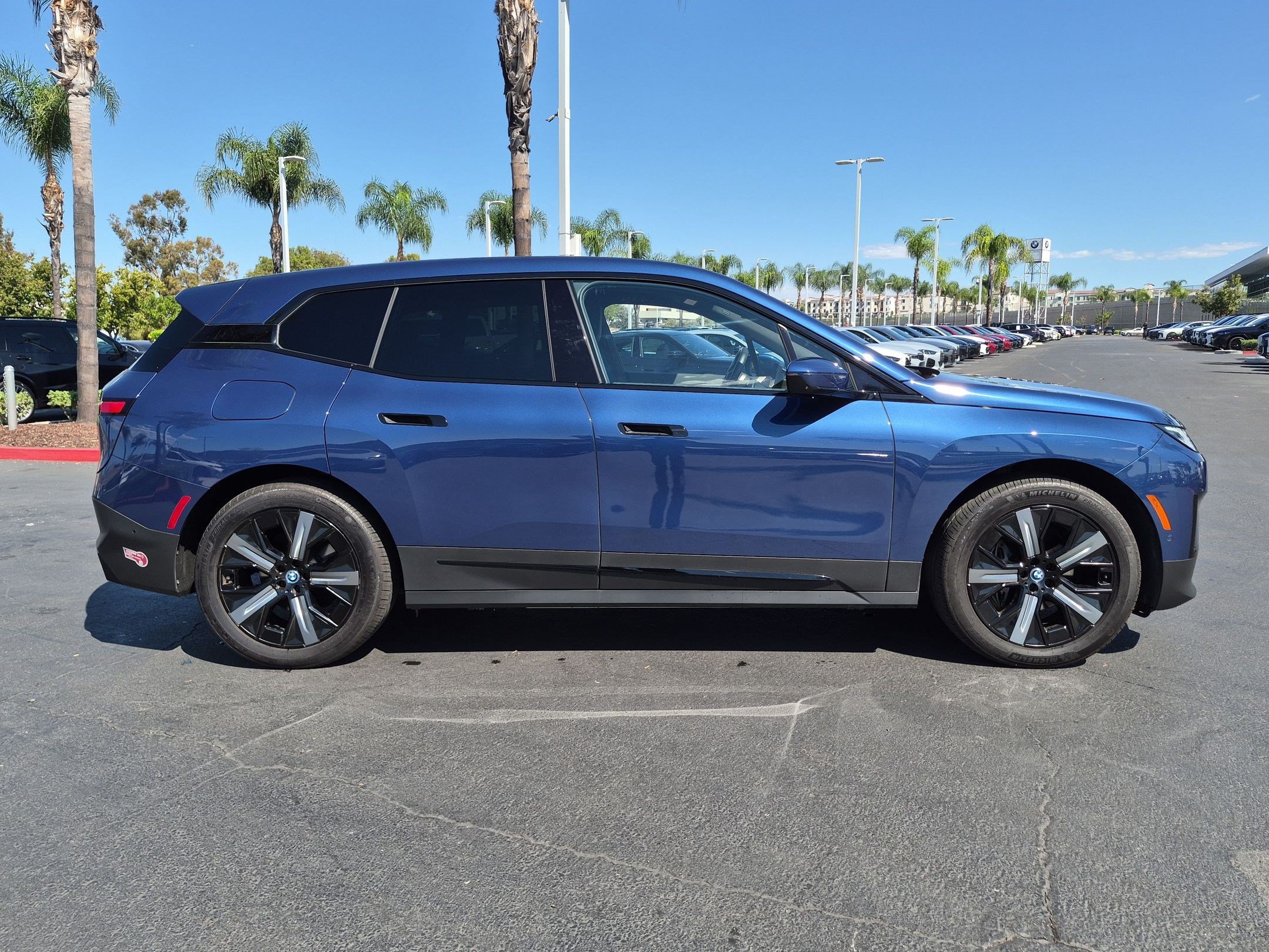 Used 2024 BMW iX xDrive50 w/ Convenience Package AWD/4WD image 11