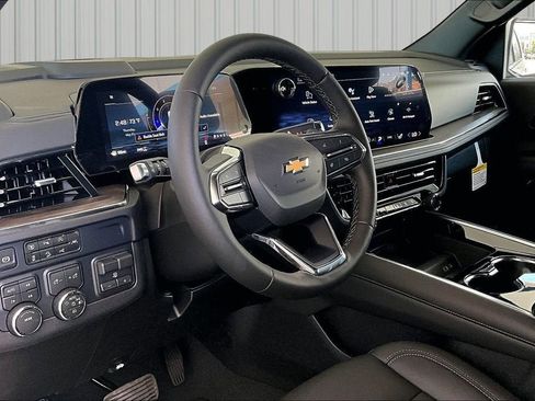 New 2026 Chevrolet Suburban LT w/ Comfort Package AWD/4WD image 3