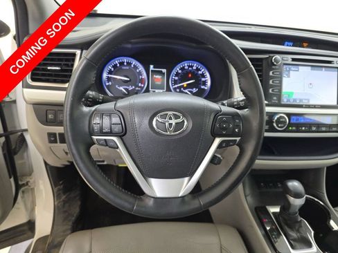 Used 2017 Toyota Highlander Limited w/ Carpet Mat Package AWD/4WD image 5
