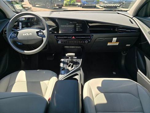 New 2026 Kia Niro EX FWD image 15