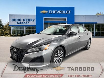 Used 2025 Nissan Altima 2.5 SV