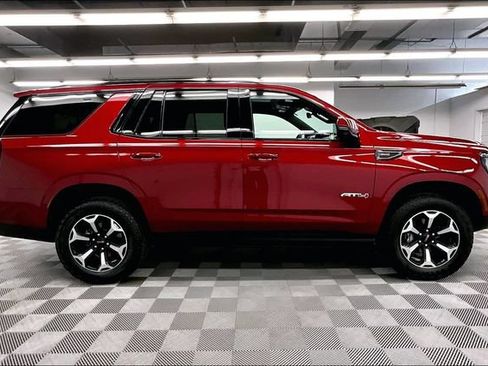 Used 2025 GMC Yukon AT4 w/ AT4 Premium Package AWD/4WD image 15