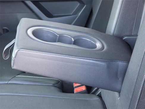 Used 2020 Volkswagen Atlas Cross Sport SE w/ Panoramic Sunroof Package image 11