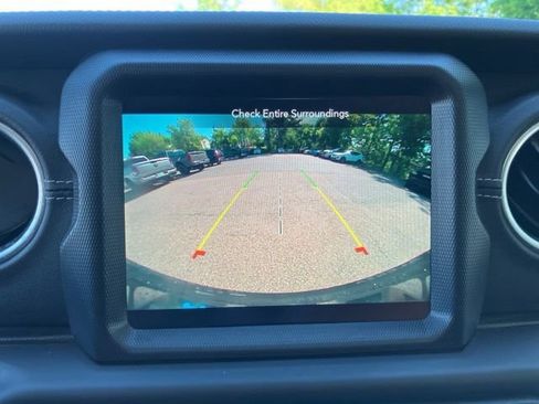Used 2023 Jeep Wrangler Unlimited Sahara w/ Cold Weather Group AWD/4WD image 34
