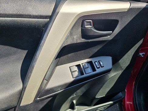 Used 2016 Toyota RAV4 LE image 26
