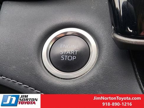 Used 2025 Toyota Highlander XLE AWD/4WD image 21