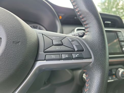 Used 2019 Nissan Kicks SR w/ SR Premium Package FWD image 24