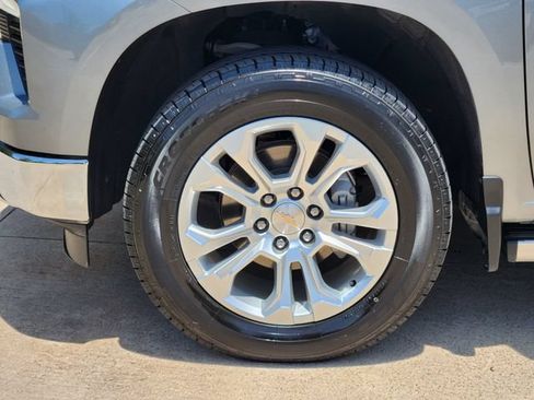Used 2024 Chevrolet Silverado 1500 LTZ AWD/4WD image 9
