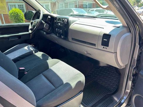 Used 2011 Chevrolet Silverado 1500 LS RWD image 16