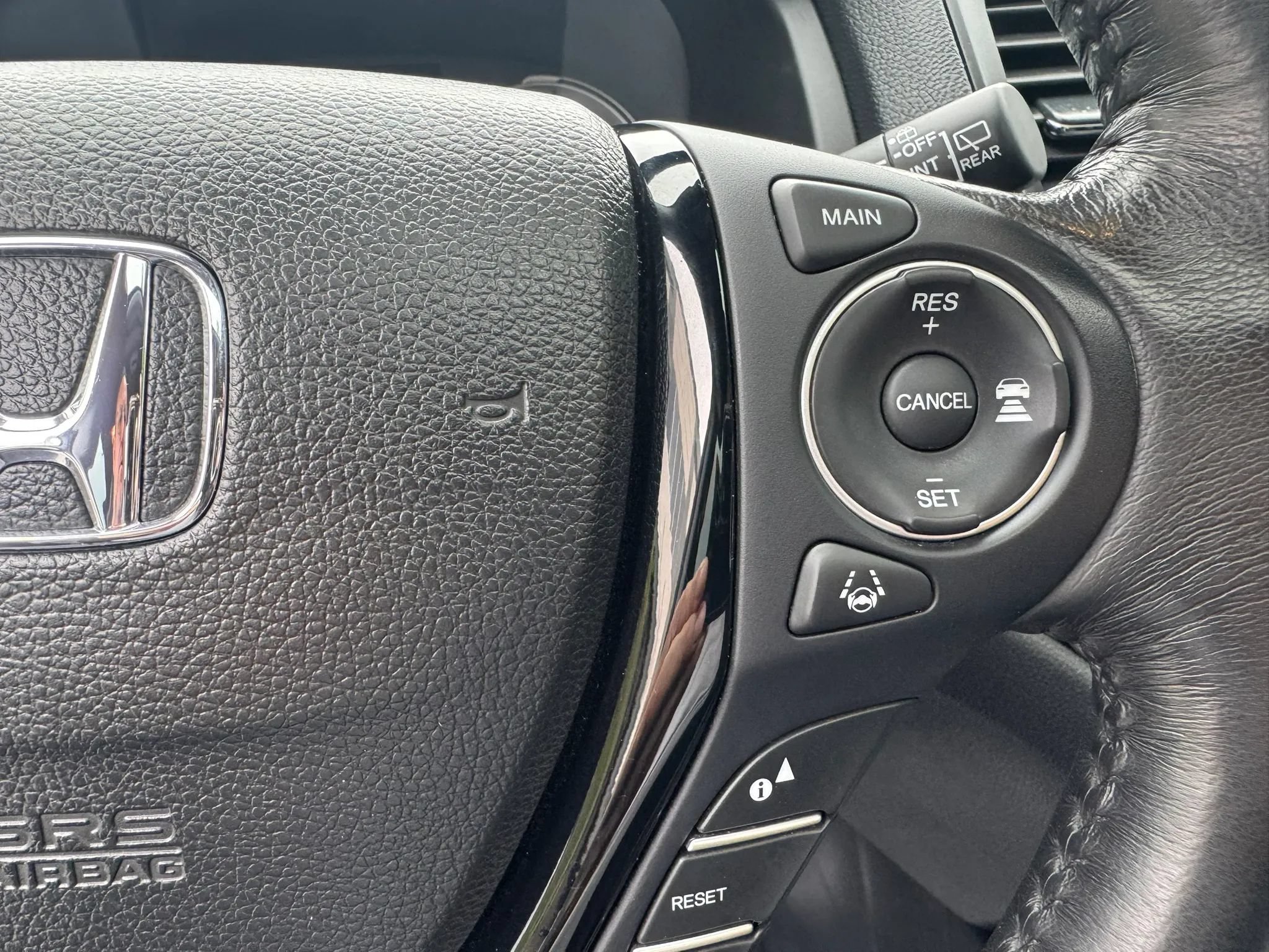 Used 2018 Honda Pilot Elite image 32