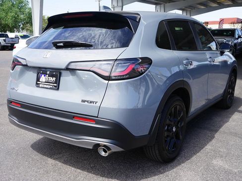 Used 2025 Honda HR-V Sport image 3
