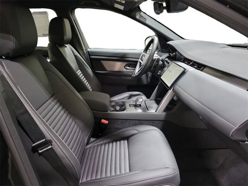 New 2025 Land Rover Discovery Sport Dynamic SE image 29