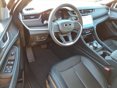 New 2025 Jeep Grand Cherokee Limited image 14