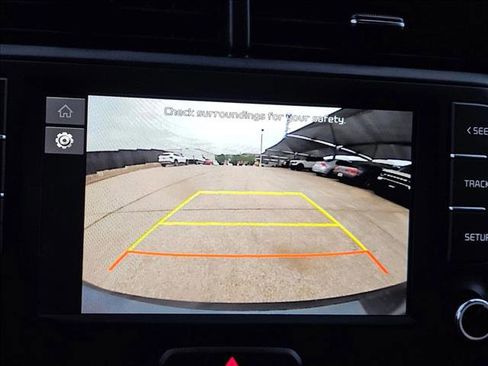 Used 2025 Kia Soul LX w/ LX Technology Package image 11