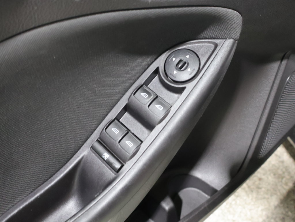 Used 2015 Ford Focus SE FWD image 13